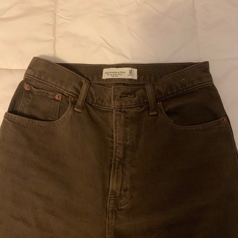 Brown Abercrombie & Fitch 90’s Relaxed High Rise 24 (00) Regular.